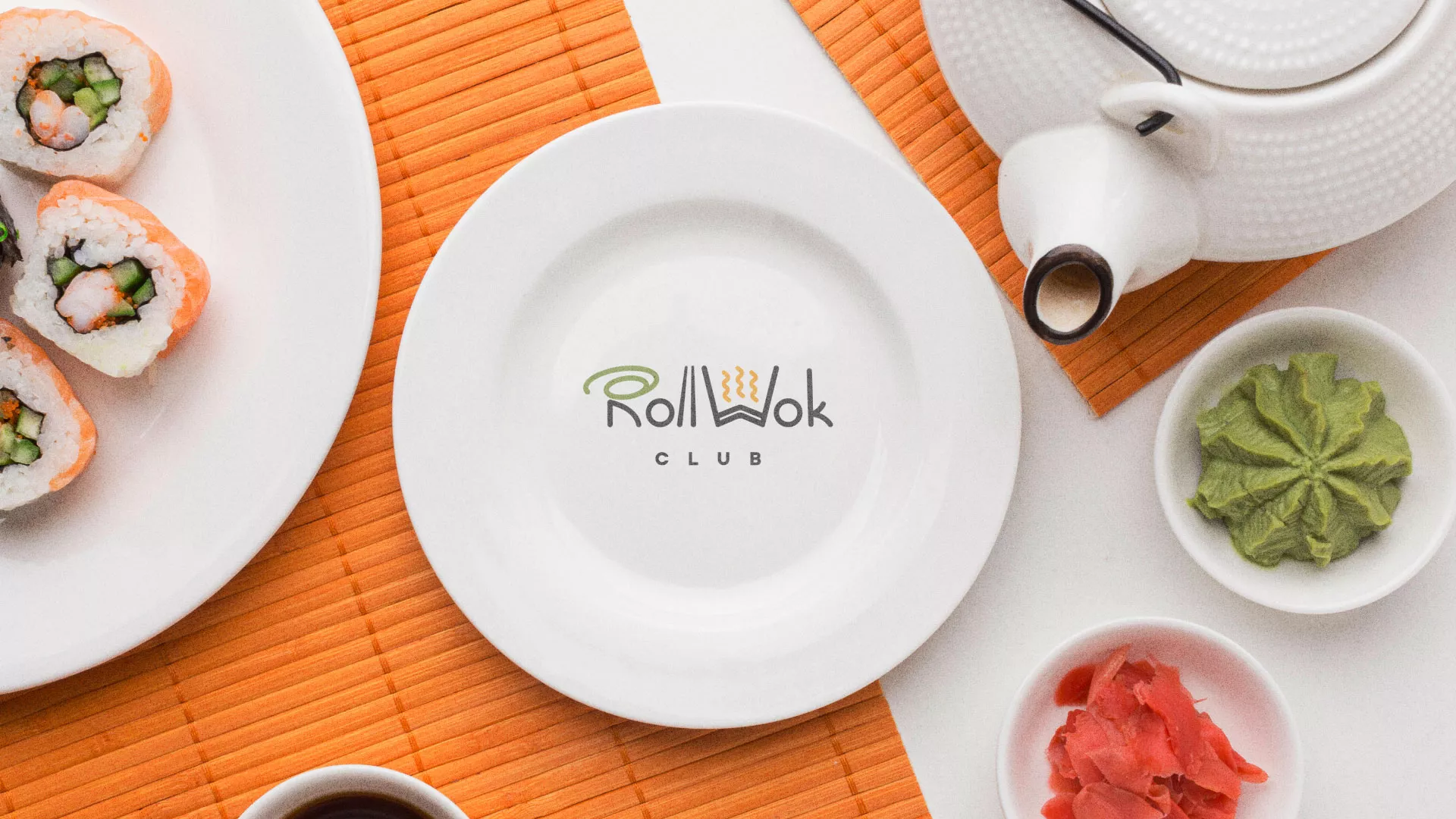 Разработка логотипа и фирменного стиля суши-бара «Roll Wok Club» в Урюпинске
